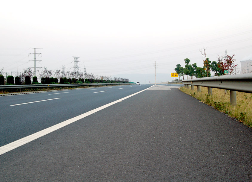 滬杭甬高速公路寧波段二合同路面整修工程